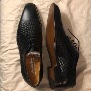 Italian leather woven derby shoes